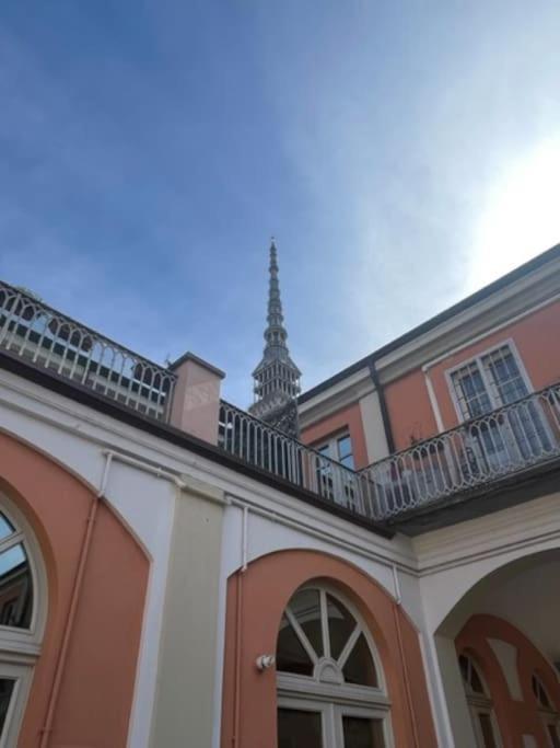 Ai Piedi Della Mole Apartament *